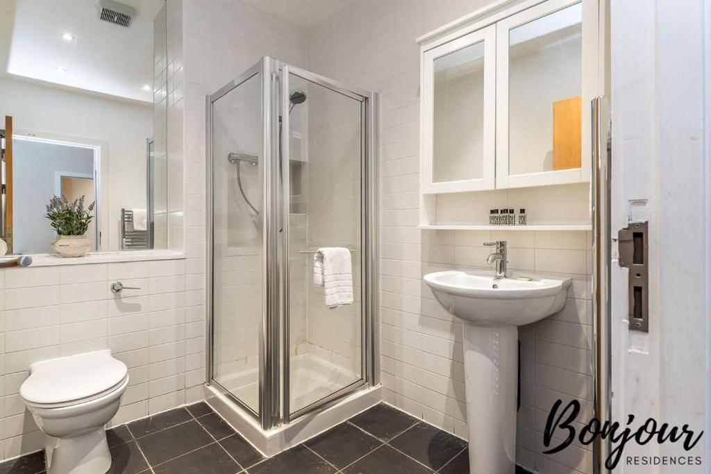 Spacious 2Br-1Ba - Grassmarket - Free Parking By Bonjour Residences Эдинбург Экстерьер фото