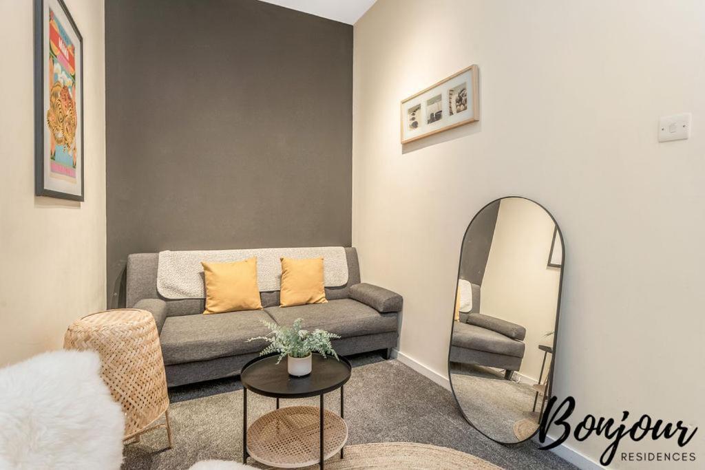 Spacious 2Br-2Ba - Grassmarket - Free Parking By Bonjour Residences Эдинбург Экстерьер фото