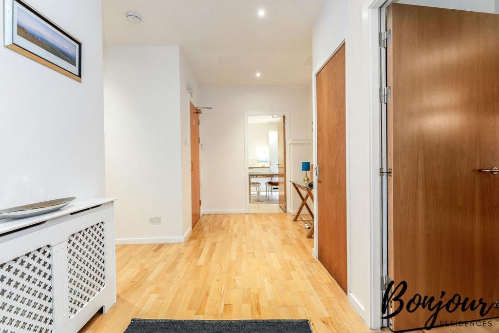 Spacious 2Br-1Ba - Grassmarket - Free Parking By Bonjour Residences Эдинбург Экстерьер фото